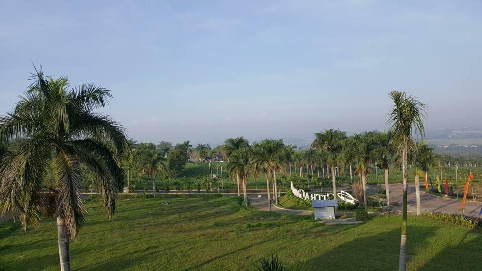 Villa Malang Puncak Buring Buitenkant foto